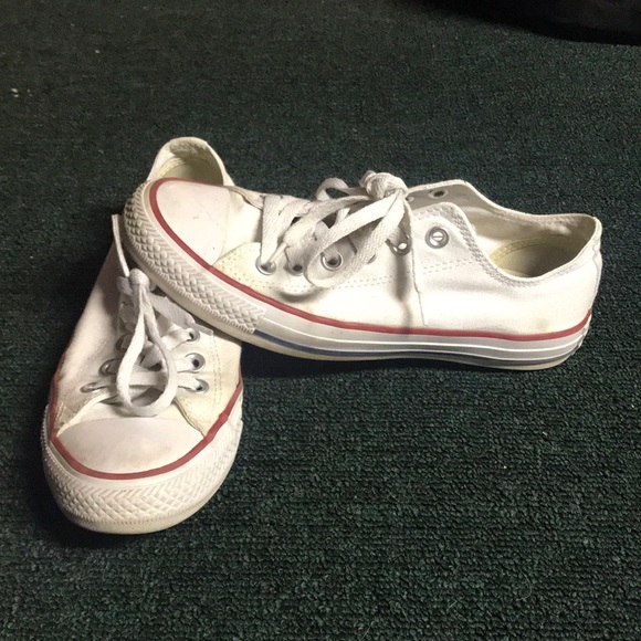 Converse size 7 sneakers - Picture 1 of 7